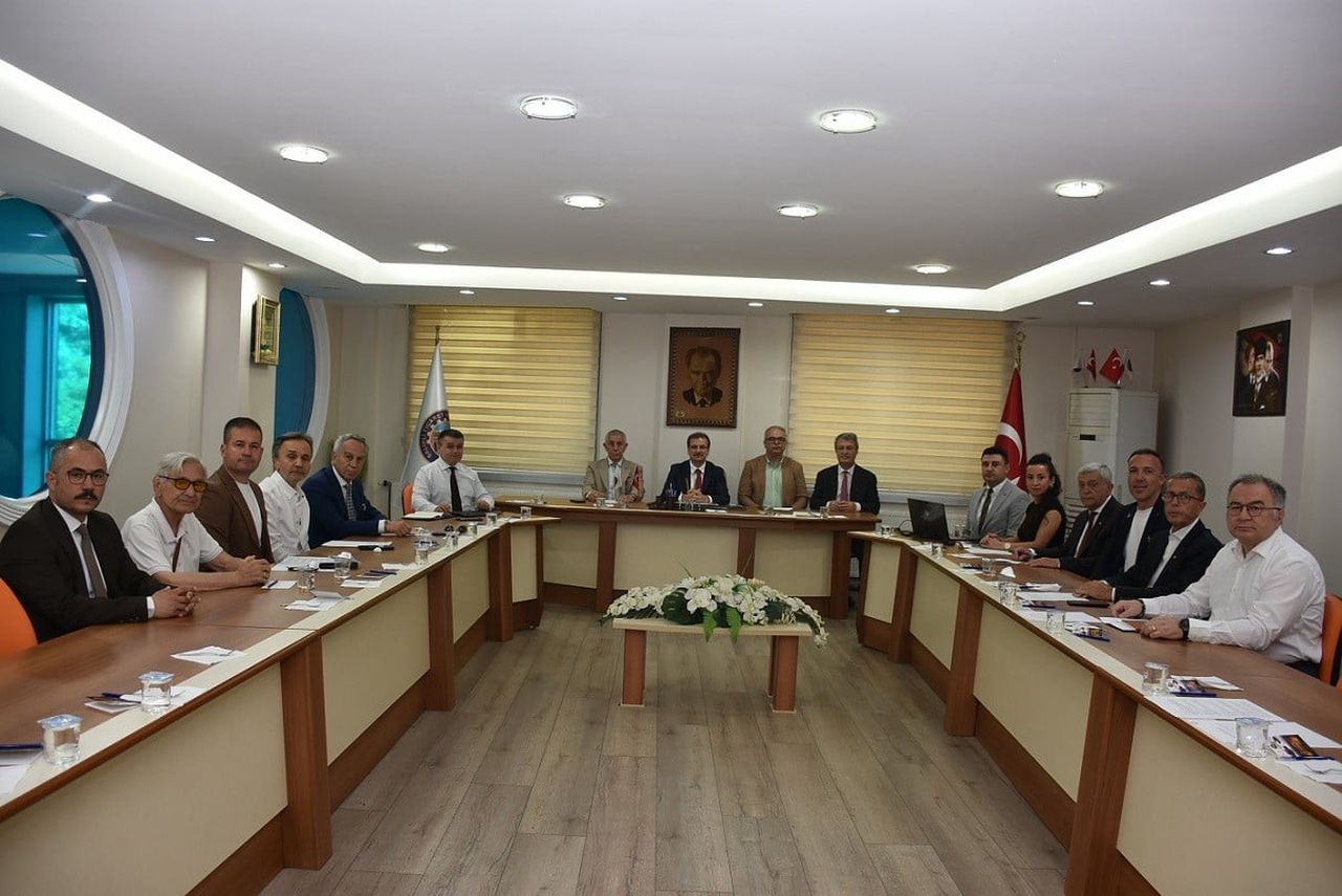 SALİHLİ KAYMAKAMLIĞI ÖNCÜLÜĞÜNDE GERÇEKLEŞTİRİLEN İSTİŞARE TOPLANTISINDA, SALİHLİ KAYMAKAMLIĞI...