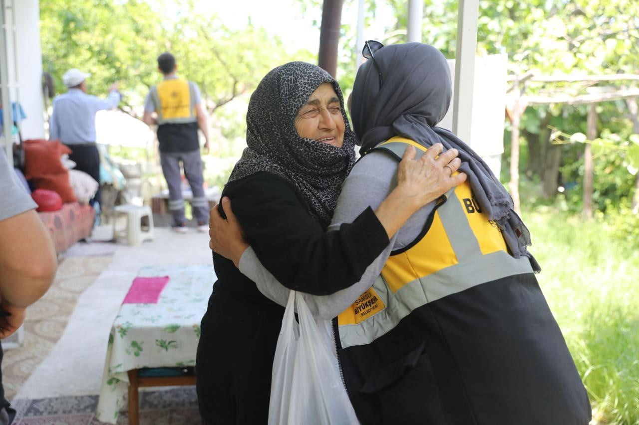 SAMSUN BÜYÜKŞEHİR BELEDİYESİ TARAFINDAN DAHA ÖNCE MERKEZ İLÇELERDE HAYATA GEÇİRİLEN EVDE YAŞLI...