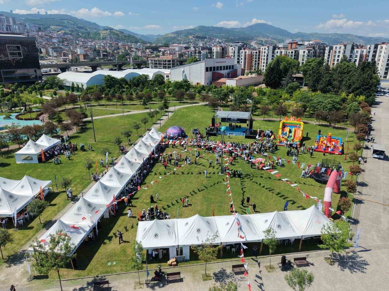 SAMSUN BÜYÜKŞEHİR BELEDİYESİ TARAFINDAN DÜZENLENEN "ENGELSİZ YAZA MERHABA ŞENLİĞİ" YOĞUN KATILIMLA...