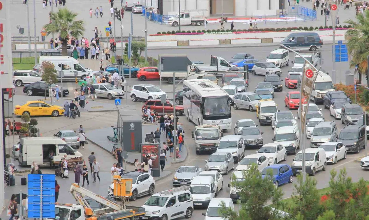 SAMSUN, İLLER ARASI GÖÇ HAREKETLERİNDE NET GÖÇ ALAN İLLER ARASINDA YER ALDI.
