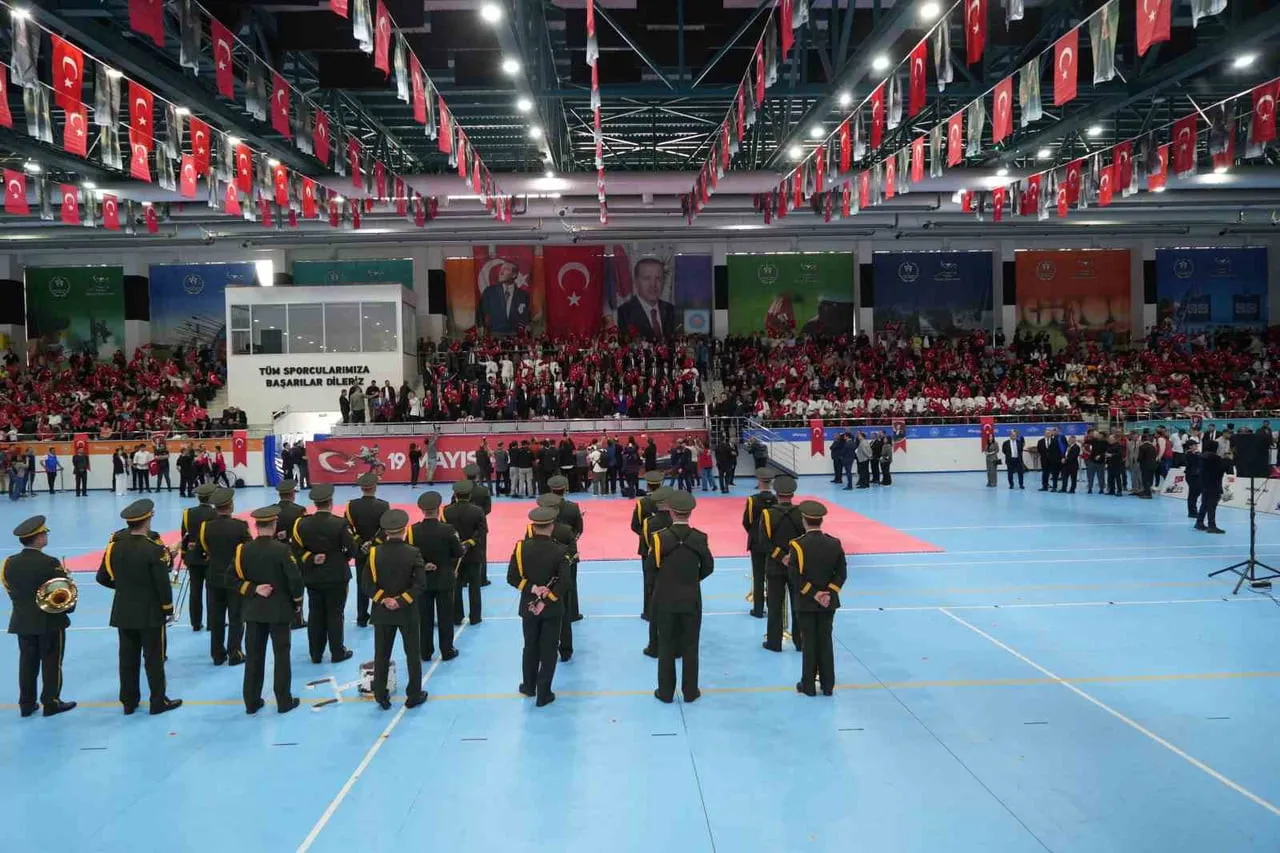 SAMSUN'DA 19 MAYIS ATATÜRK'Ü ANMA, GENÇLİK VE SPOR BAYRAMI'NIN 107. YILI COŞKUYLA KUTLANDI.