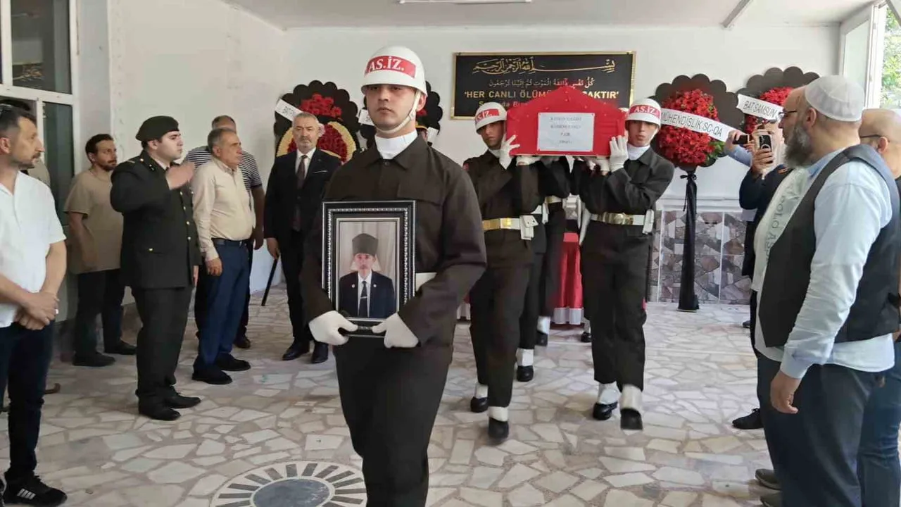 SAMSUN’DA HAYATINI KAYBEDEN KIBRIS GAZİSİ, DÜZENLENEN ASKERİ TÖRENLE SON YOLCULUĞUNA...