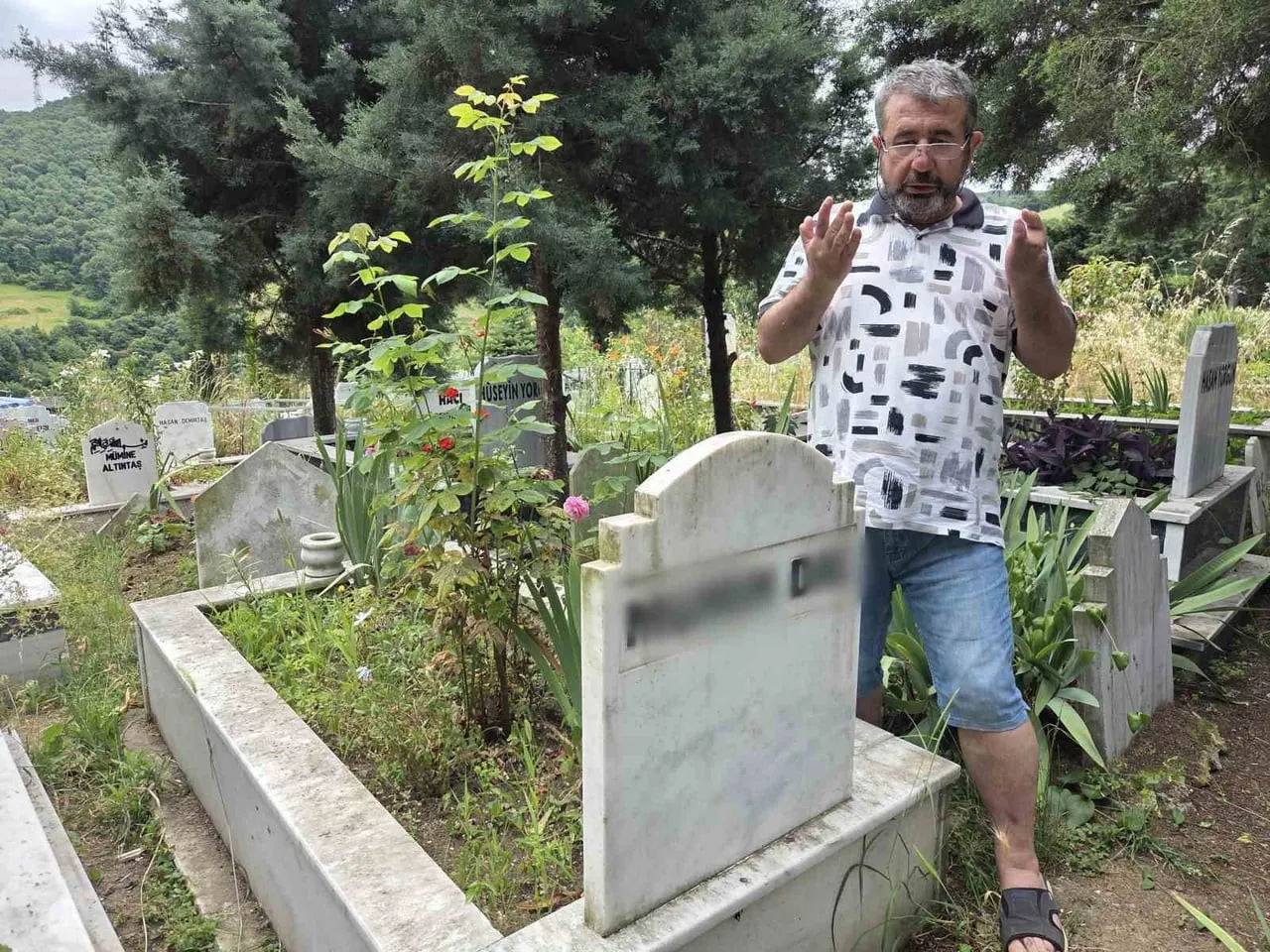 SAMSUN’DA MALULEN EMEKLİ BİR ASKER, 4 AYDIR KİRA ÖDEMEYEN VE İSTANBUL’A KAÇTIĞINI İDDİA ETTİĞİ...