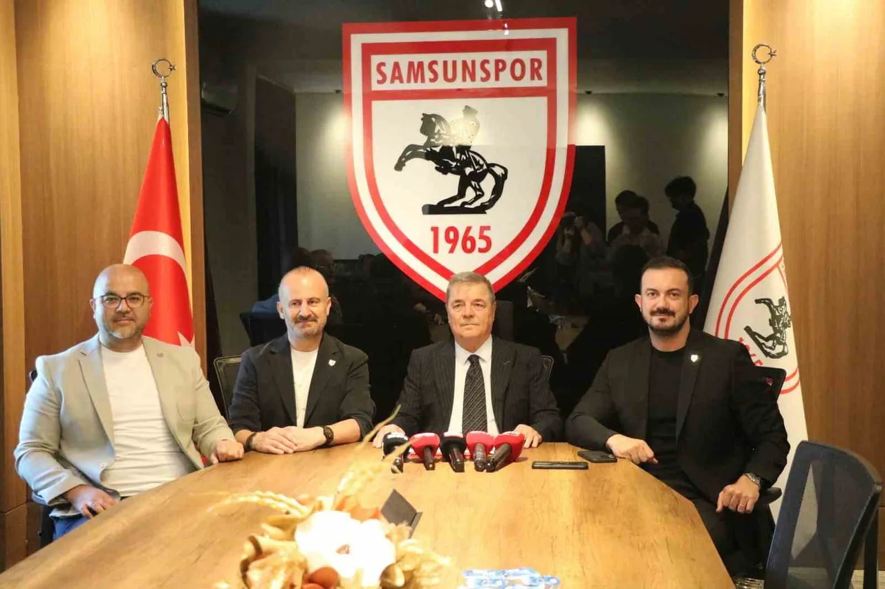 SAMSUNSPOR 60. YIL YAZ ŞENLİĞİ KAPSAMINDA SAMSUNSPOR YÖNETİMİ BASIN TOPLANTISI DÜZENLEDİ.