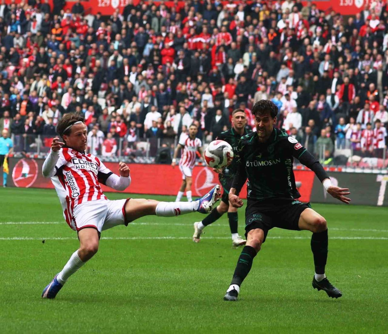 SAMSUNSPOR - KONYASPOR MAÇININ İKİNCİ YARISINDAN KARELER.