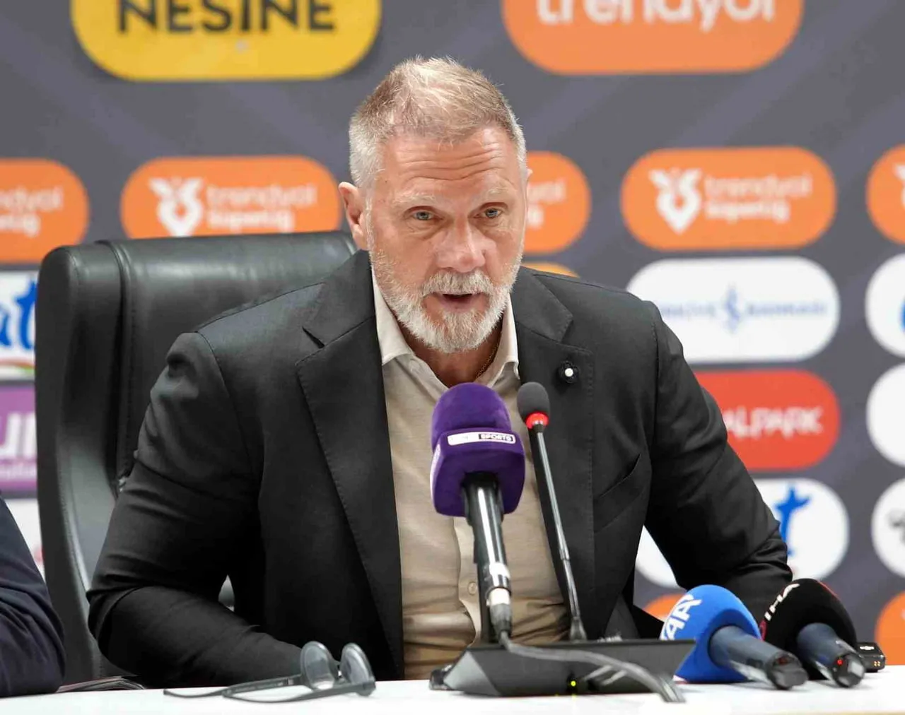 SAMSUNSPOR TEKNİK DİREKTÖRÜ THORSTEN FİNK, ANA HEDEFLERİNİN TÜRKİYE KUPASI OLDUĞUNU, LİGDEKİ İLK 5...