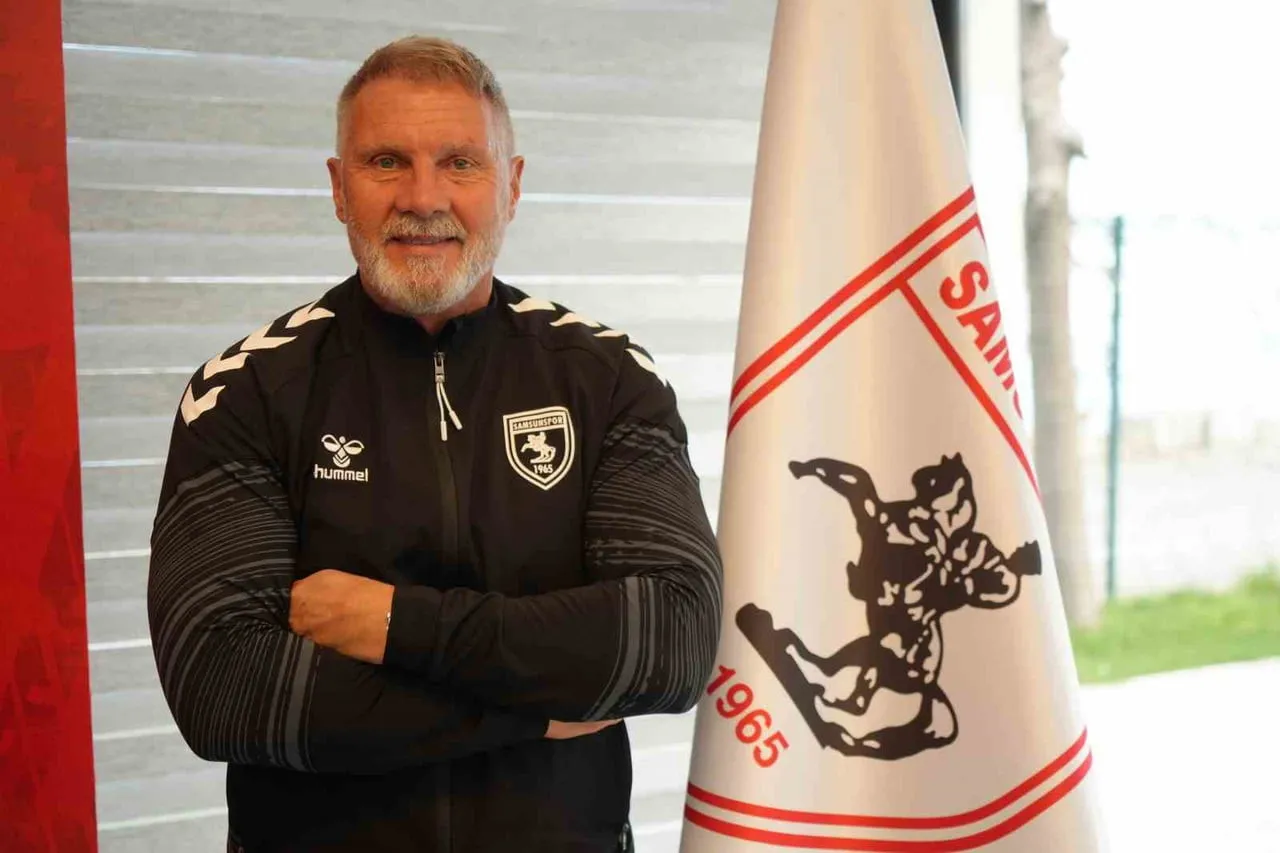 SAMSUNSPOR TEKNİK DİREKTÖRÜ THORSTEN FİNK, LİGİ İLK 5 SIRADA BİTİRİP AVRUPA KUPALARINA GİTMEK İÇİN...
