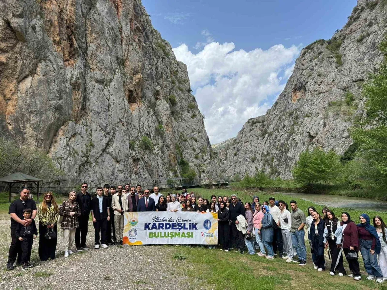 SAMSUN’UN İLKADIM KENT KONSEYİ GENÇLİK MECLİSİ ÜYELERİ, TARİHİ VE DOĞAL GÜZELLİKLERİ YERİNDE...