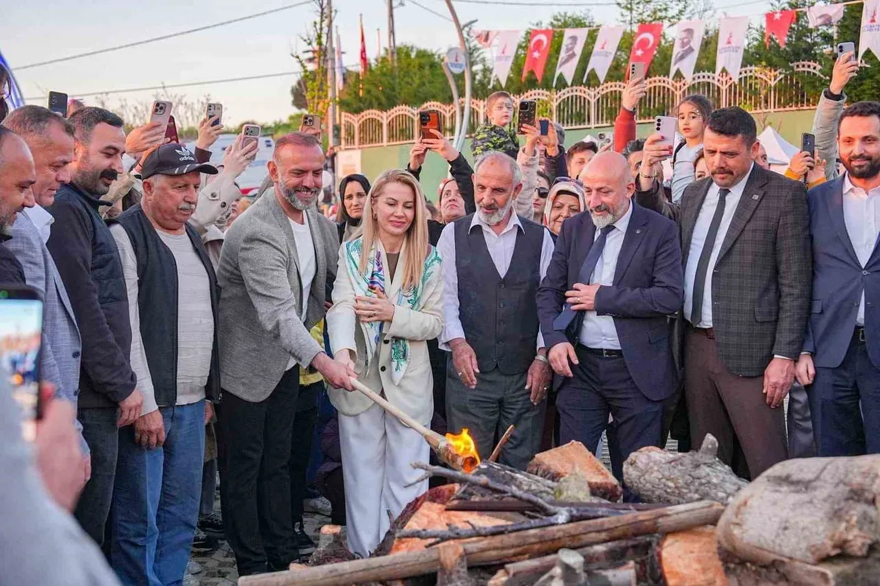 SANCAKTEPE’DE BAHARIN GELİŞİ, BELEDİYE BAŞKANI ALPER YEĞİN’İN KATILIMIYLA DÜZENLENEN GÖRKEMLİ BİR...