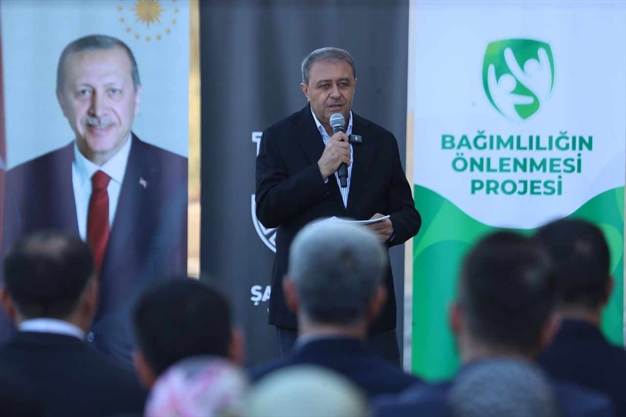 Şanlıurfa Valisi Hasan Şıldak (fotoğrafta), uyuşturucuyla mücadelede toplumun tüm kesimlerini...
