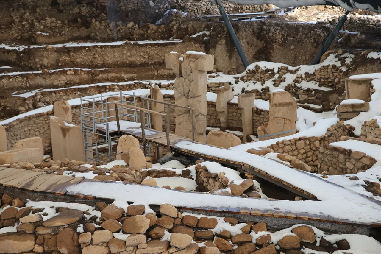 Şanlıurfa'da, 12 bin yıllık geçmişiyle "tarihin sıfır noktası" olarak nitelendirilen ve UNESCO...