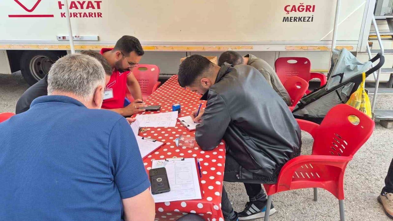 SARIKAMIŞ'TA KIZILAY'DAN KAN BAĞIŞI KAMPANYASI(KARS-İHA)