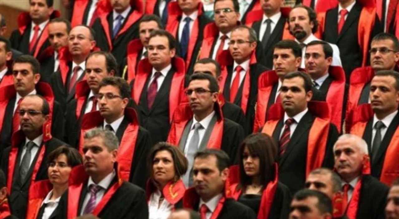 Savcı ne iş yapar, nasıl savcı olunur