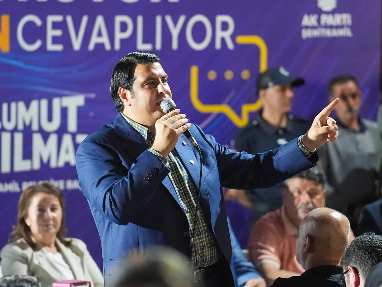 ŞEHİTKAMİL BELEDİYE BAŞKANI UMUT YILMAZ, "VATANDAŞ SORUYOR, BAŞKAN CEVAPLIYOR" PROGRAMI KAPSAMINDA...