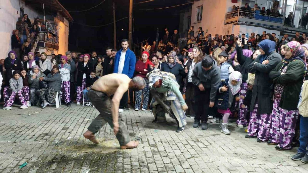 SINDIRGI’YA BAĞLI KIRSAL IŞIKLAR MAHALLESİ’NDE YÜZYILLARDIR SÜRDÜRÜLEN HIDIRELLEZ KUTLAMALARI BU...