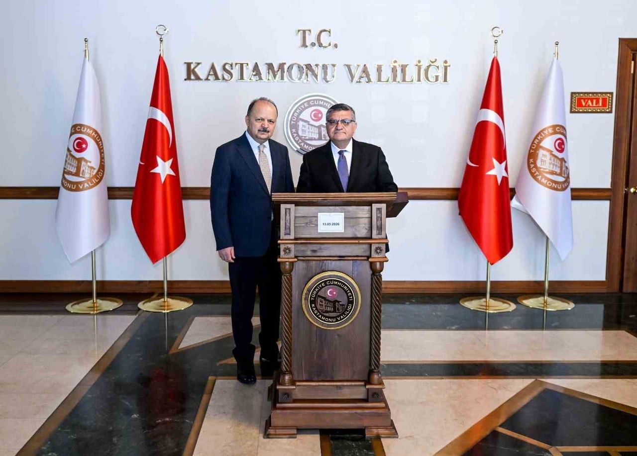 SİNOP VALİSİ MUSTAFA ÖZARSLAN, TOPLANTI ÖNCESİNDE KASTAMONU VALİSİ MEFTUN DALLI'YI ZİYARET...