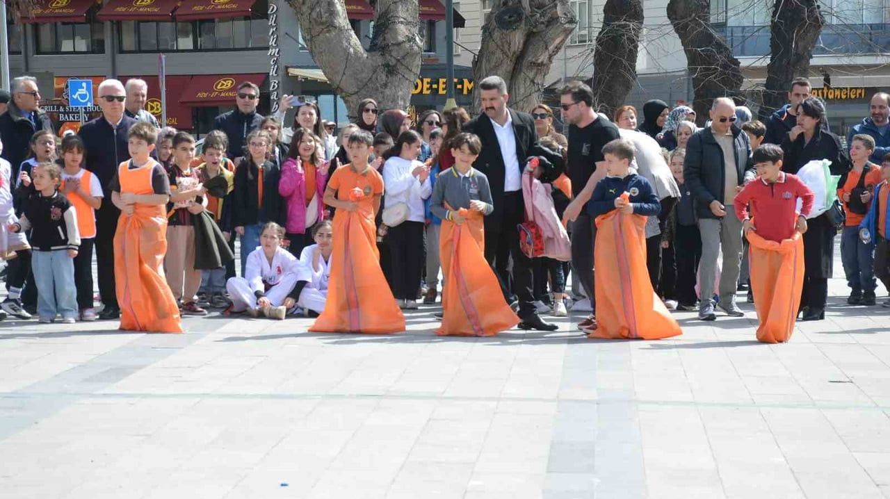 SİNOP’TA 23 NİSAN ETKİNLİKLERİ KAPSAMINDA DÜZENLENEN "MAARİFİN KALBİNDE ÇOCUK ŞENLİĞİ"...