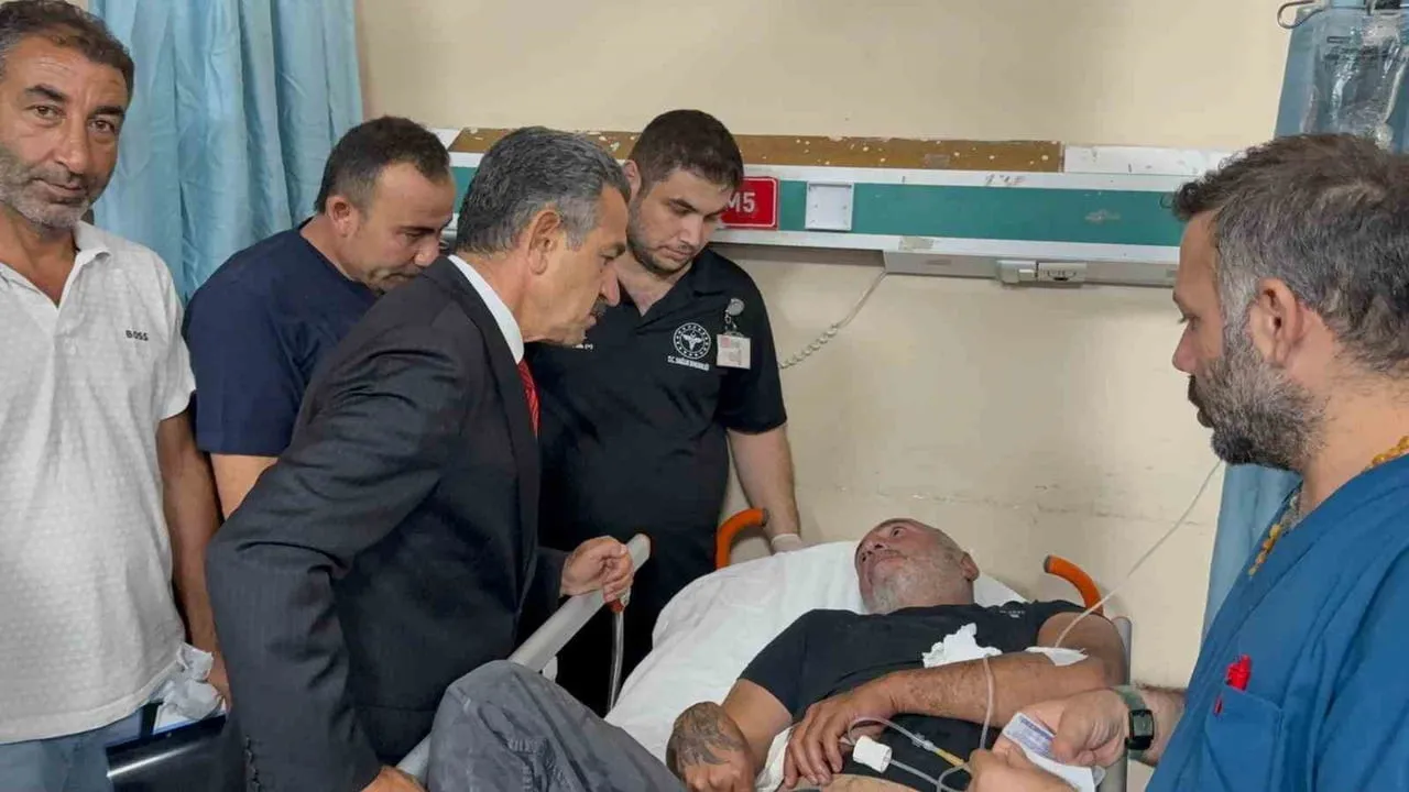 ŞIRNAK VALİSİ BİROL EKİCİ, CUDİ DAĞI'NDA DÜZENLENEN HZ. NUH'U ANMA MERASİMİNİN ARDINDAN DÖNÜŞ...