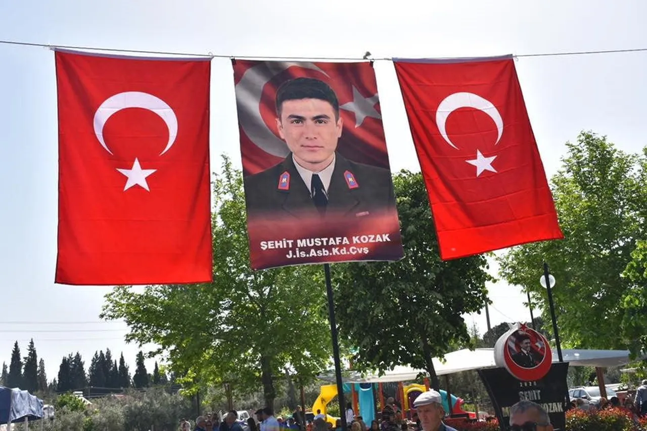ŞIRNAK’TA ŞEHİT OLAN JANDARMA ASTSUBAY KIDEMLİ ÇAVUŞ MUSTAFA KOZAK, 8.YILINDA MEMLEKETİ MANİSA’NIN...
