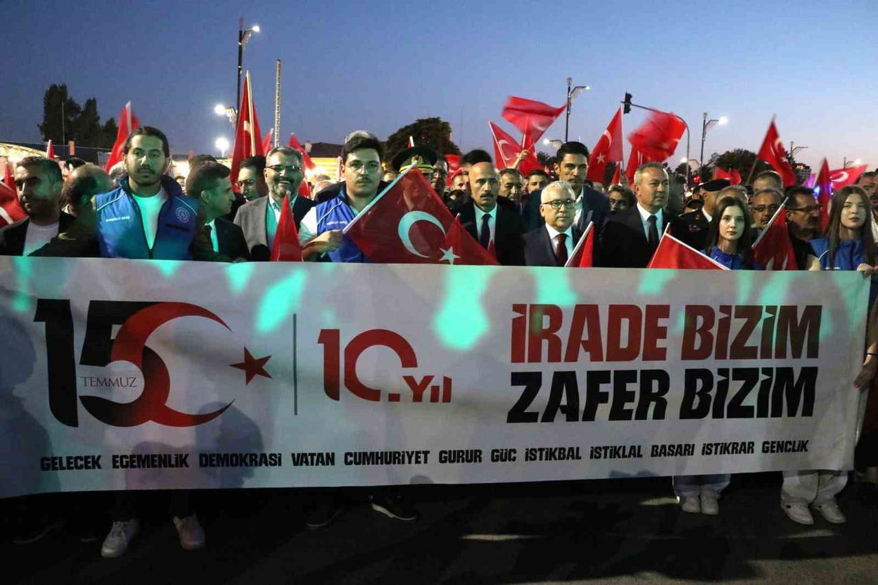 SİVAS'TA 15 TEMMUZ DEMOKRASİ VE MİLLİ BİRLİK GÜNÜ KAPSAMINDA DÜZENLENEN ANMA PROGRAMINDA ŞEHİTLER...
