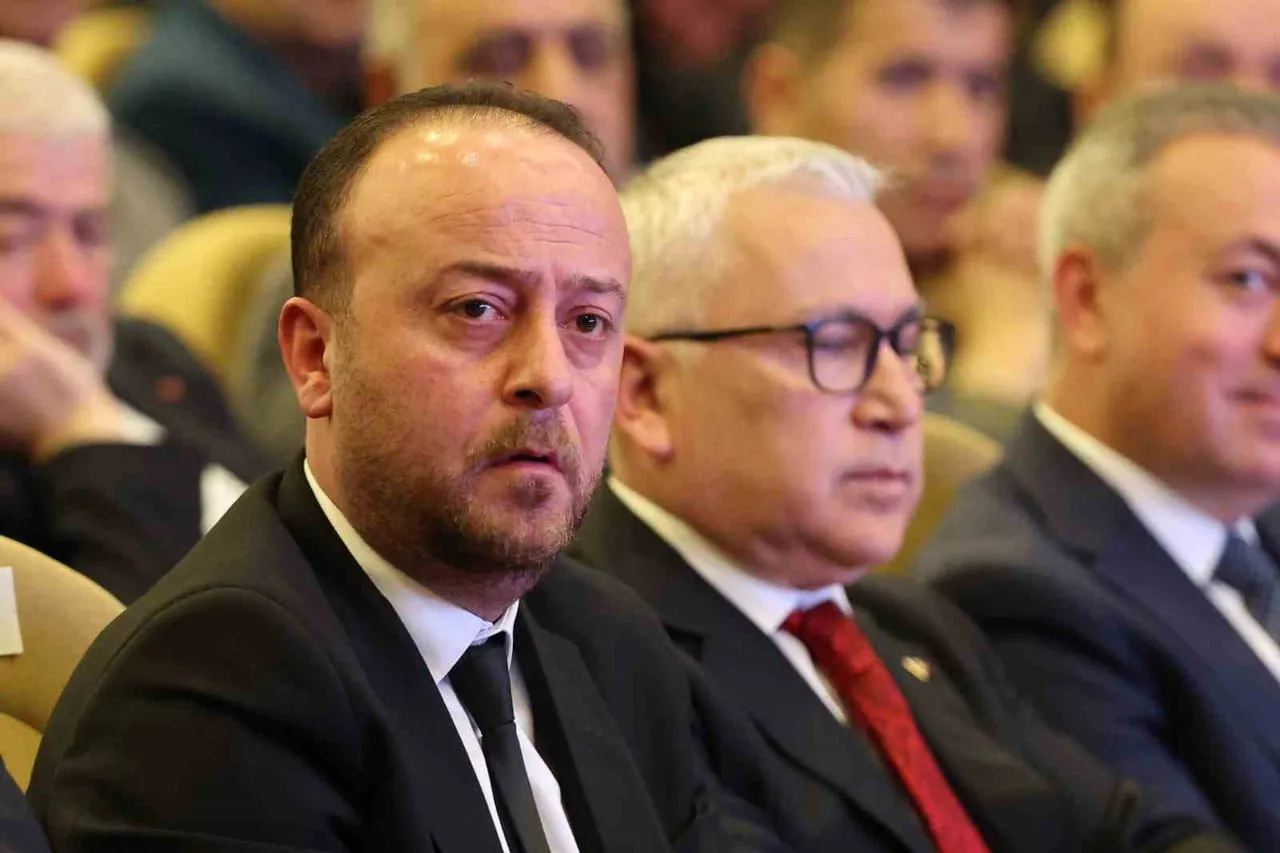 SİVASSPOR’DA OLAĞAN GENEL KURULDA BAŞKAN ADAYI ÇIKMAMASI NEDENİYLE KULÜP DİVAN YÖNETİMİNE...