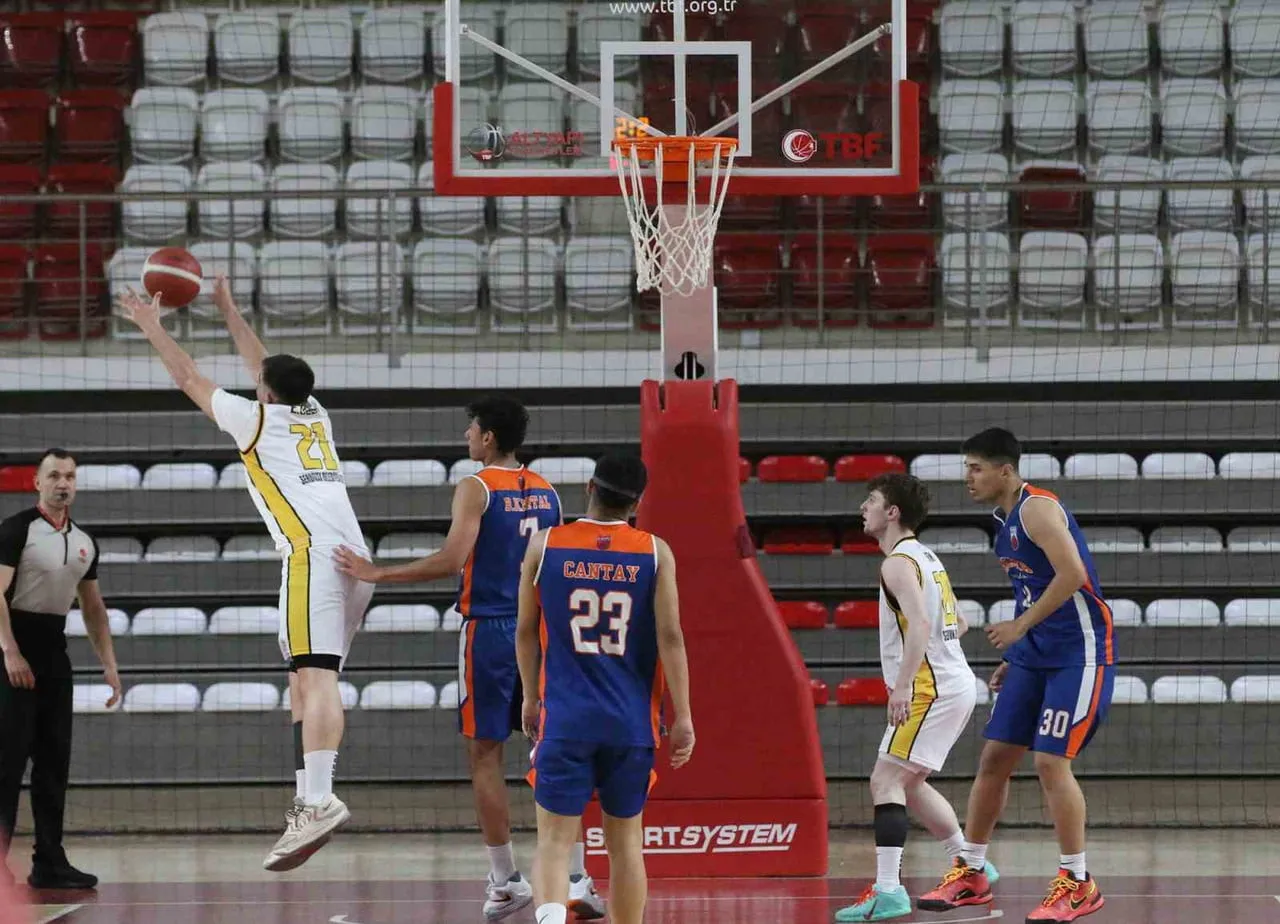 SİVAS’TA PAZARTESİ GÜNÜ BAŞLAYAN U-18 ERKEKLER TÜRKİYE BASKETBOL ŞAMPİYONASI, ÜÇÜNCÜ GÜN...