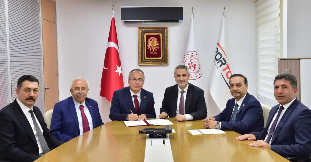 SİVAS’TA SPOR YATIRIMLARI HIZ KESMEDEN DEVAM EDİYOR. SPOR ALTYAPISININ GÜÇLENDİRİLMESİNE YÖNELİK...