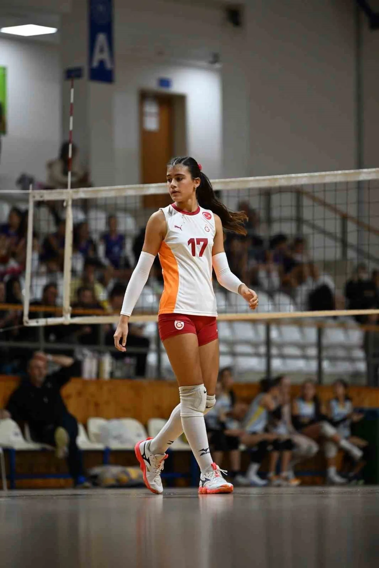 SÖĞÜTSPOR VOLEYBOL TAKIMI'NDA YETİŞEN VE ARDINDAN GALATASARAY'A TRANSFER OLAN ASYA GÜLMEZ TÜRKİYE...