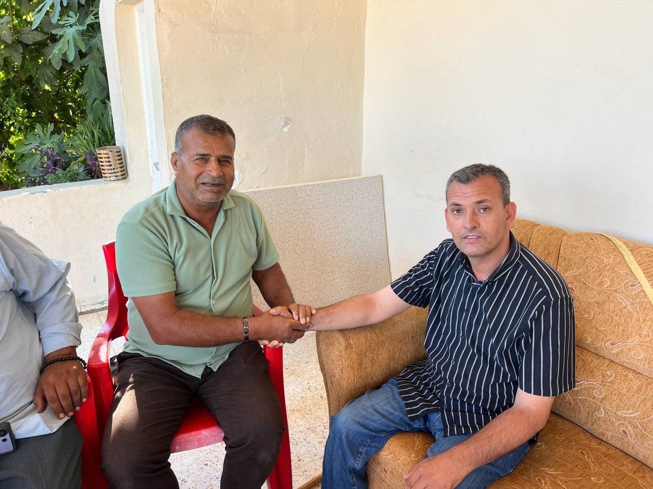 SOLDAKİ OTOBÜS ŞOFÖRÜ ŞABAN HARAÇ İLE SAĞDAKİ ENGELLİ SALİH KARA
