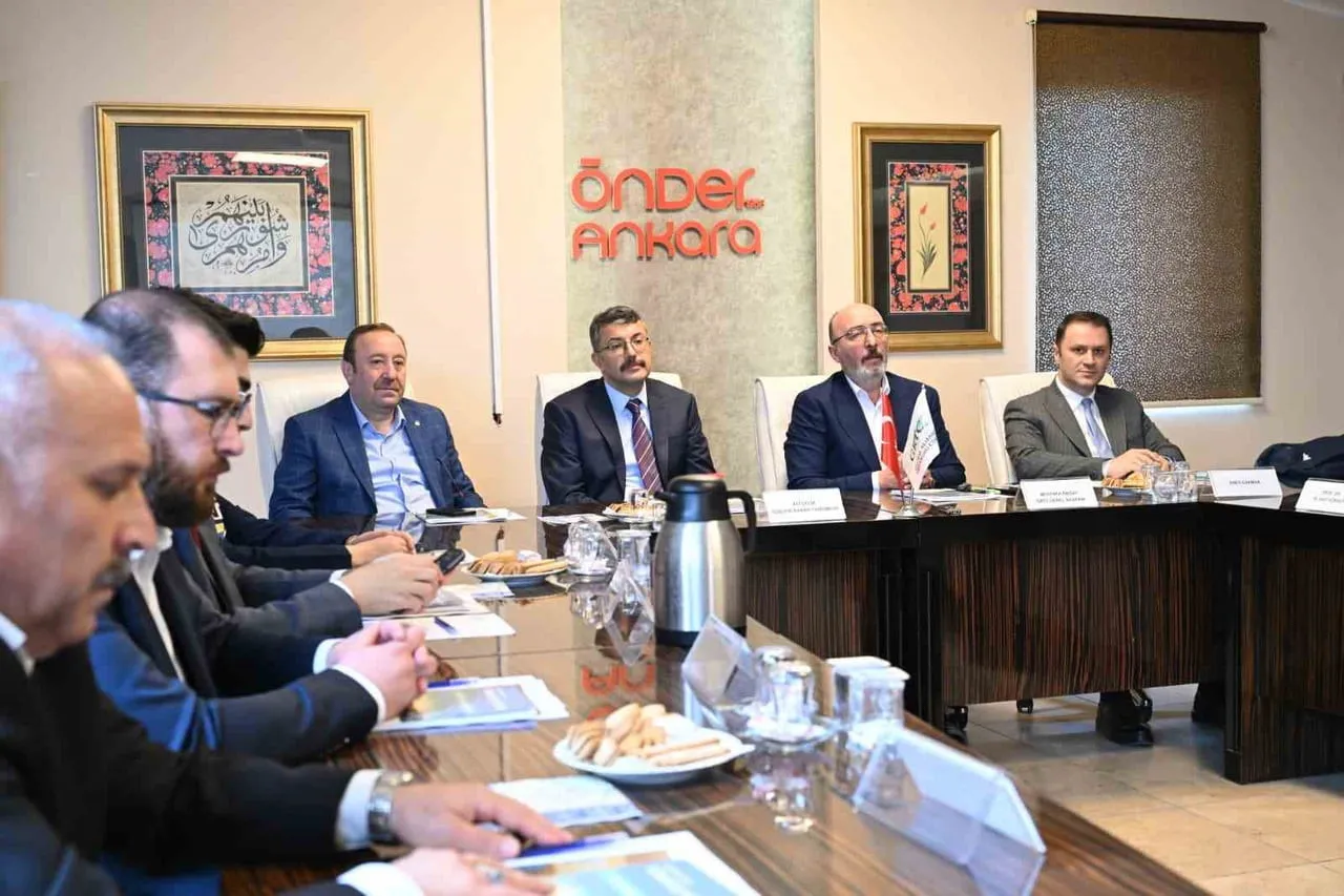SOSYAL MEDYA KISKACINDA AİLE ÇALIŞTAYI’, ANKARA’DA GERÇEKLEŞTİRİLDİ.