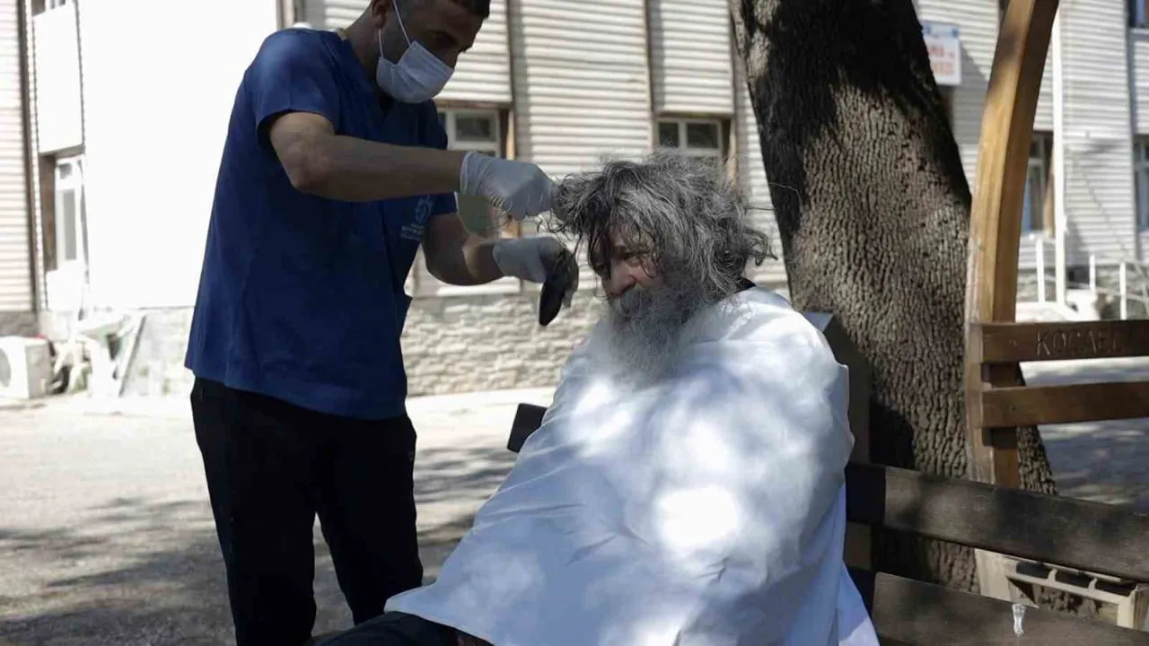SÜLEYMAN KAVAKLI'NIN DEĞİŞİMİ İZLEYENLERİ DUYGULANDIRDI.