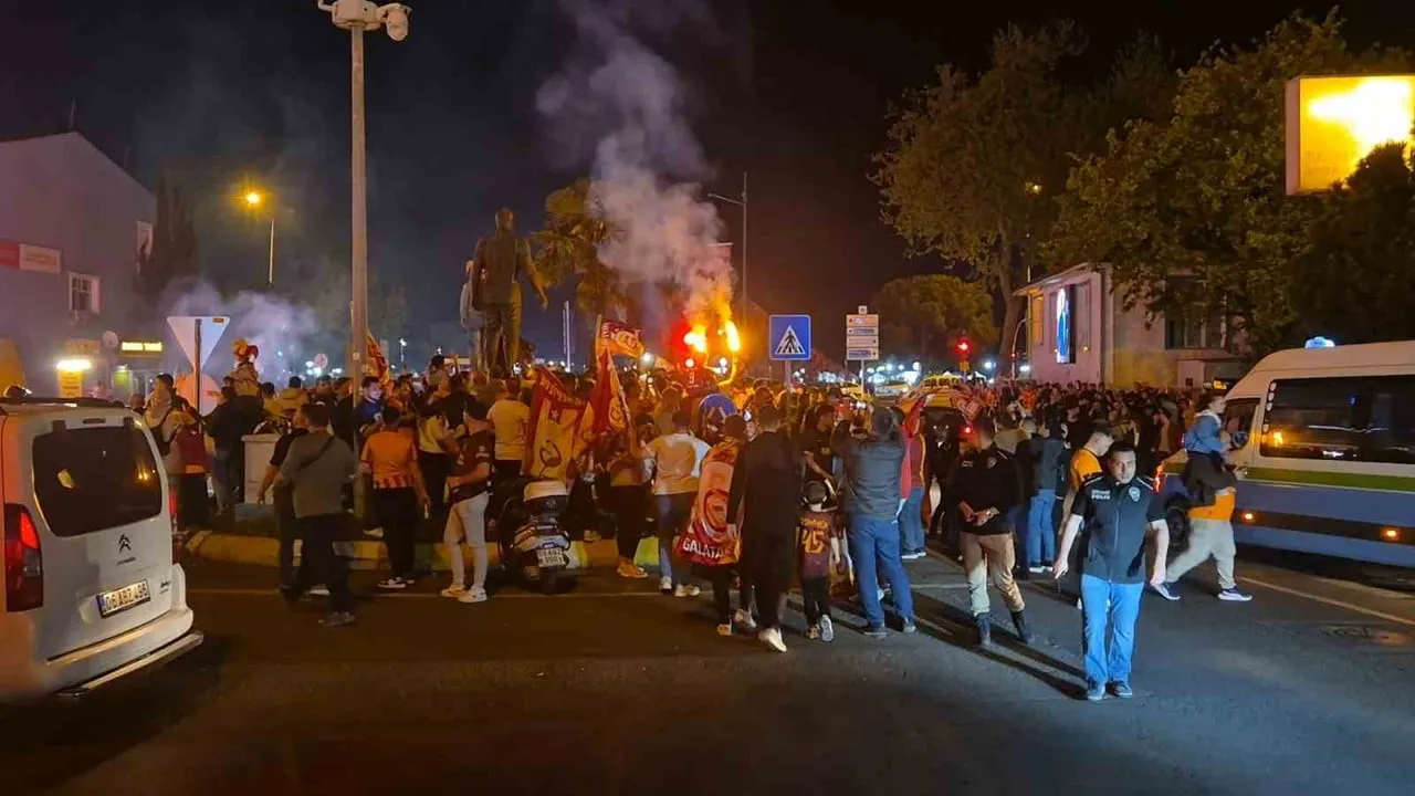 SÜLEYMANPAŞA İLÇESİNDE TARAFTARLAR MEYDANLARA AKIN ETTİ.