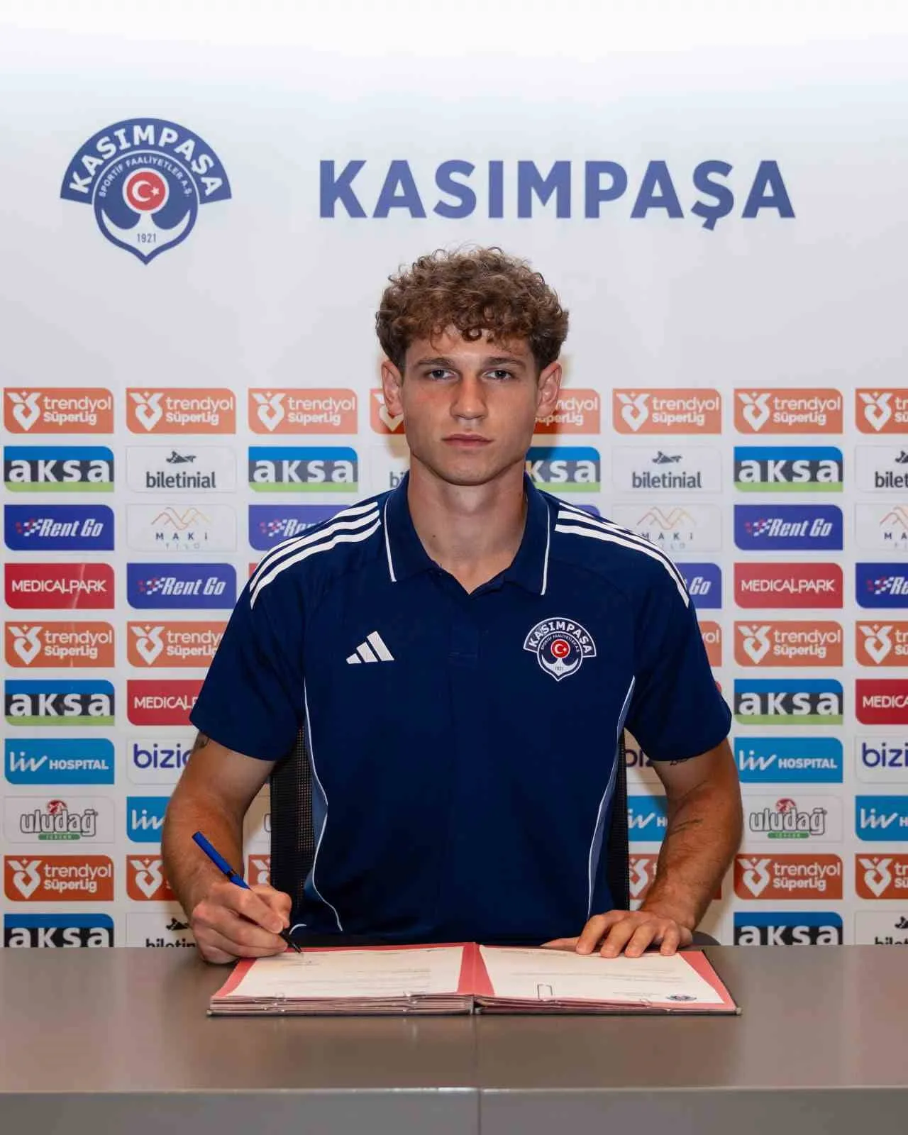 SÜPER LİG EKİPLERİNDEN KASIMPAŞA, CFR CLUJ FORMASI GİYEN MATEİ ILİE İLE SÖZLEŞME...