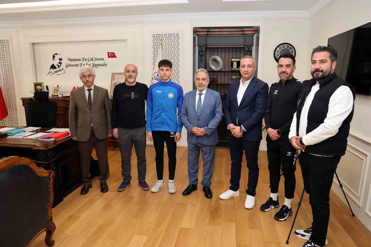 TALAS BELEDİYESİ'NİN SPORA VE GENÇLİĞE YAPTIĞI YATIRIMLARIN EN SOMUT MEYVELERİNDEN BİRİ DAHA FİLİZ...