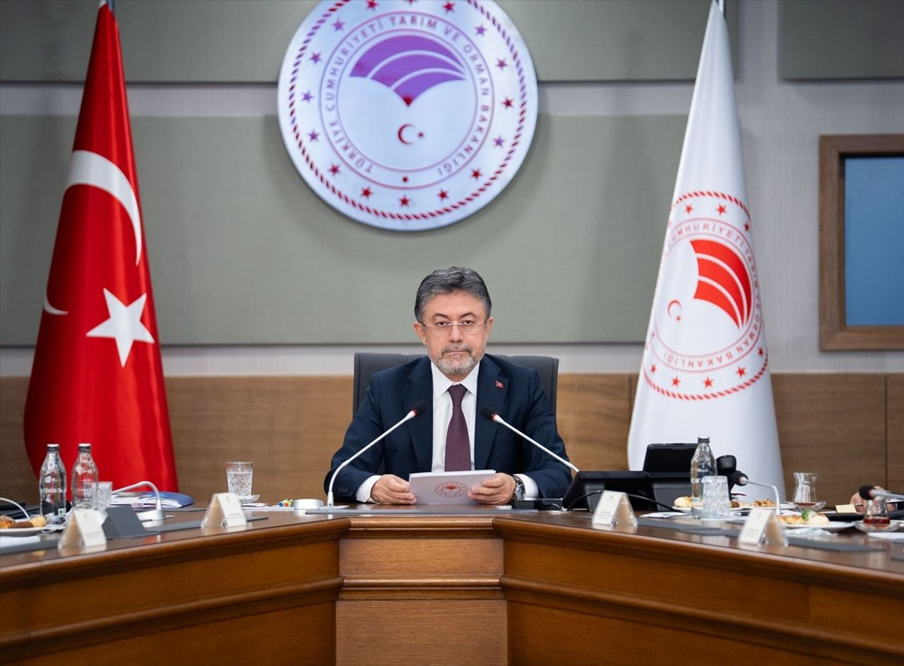Tarım ve Orman Bakanı İbrahim Yumaklı, Devlet Su İşleri Genel Müdürlüğü'nde gerçekleştirilen...