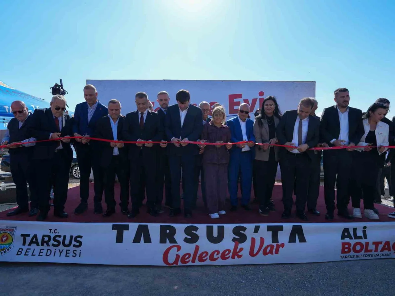 TARSUS’TA ÖĞRETMENLER MAHALLESİ’NE KAZANDIRILAN TAZİYE EVİ, MAHALLE SAKİNLERİNİN KULLANIMINA...