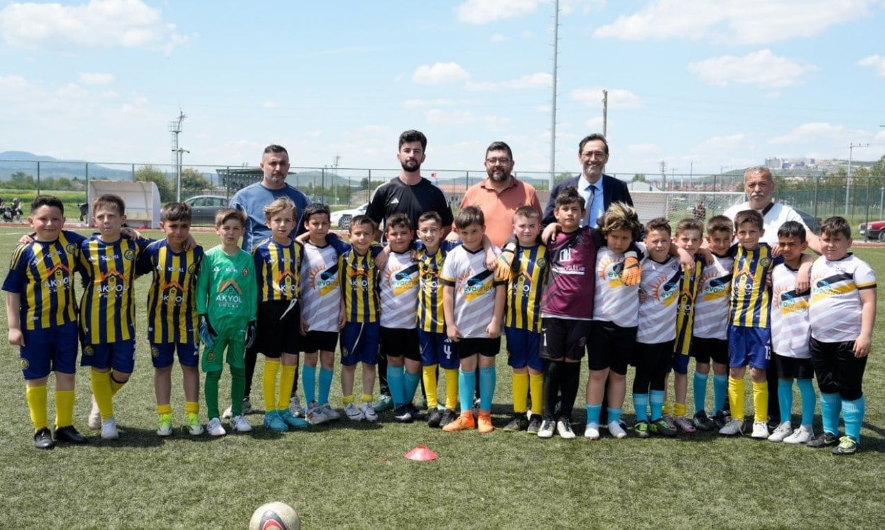 TAVŞANLI'DA 19 MAYIS FUTBOL TURNUVASI GERÇEKLEŞTİ