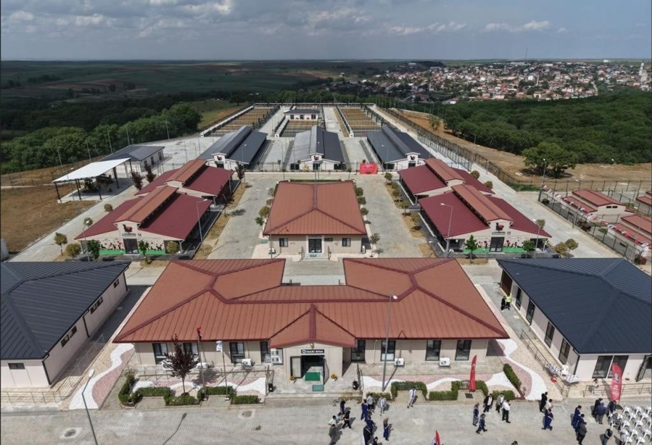 TEKİRDAĞ BÜYÜKŞEHİR BELEDİYESİ KARACAKILAVUZ SAHİPSİZ HAYVAN BAKIMEVİ'NDE BUGÜNE KADAR 5 BİNİ...