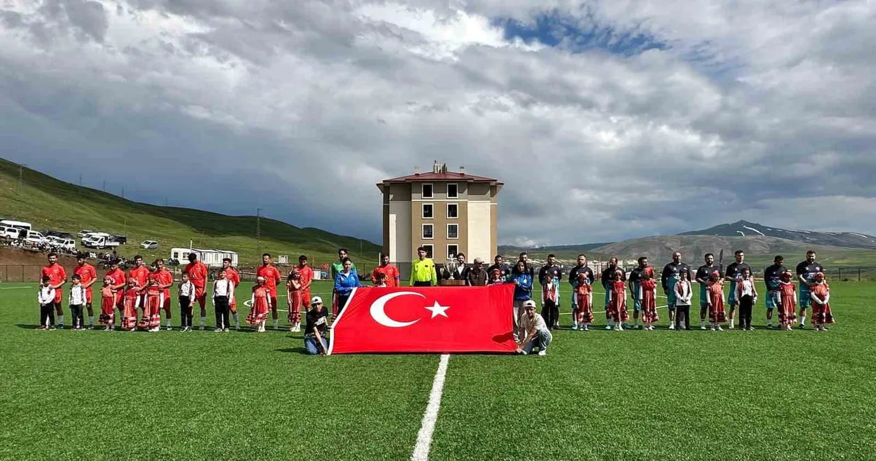 TEKMAN DA DÜZENLENEN KAYMAKAMLIK KUPASI MUSTAFA ÇİFTÇİ FUTBOL TURNUVASINI HÜRRİYET SPOR...