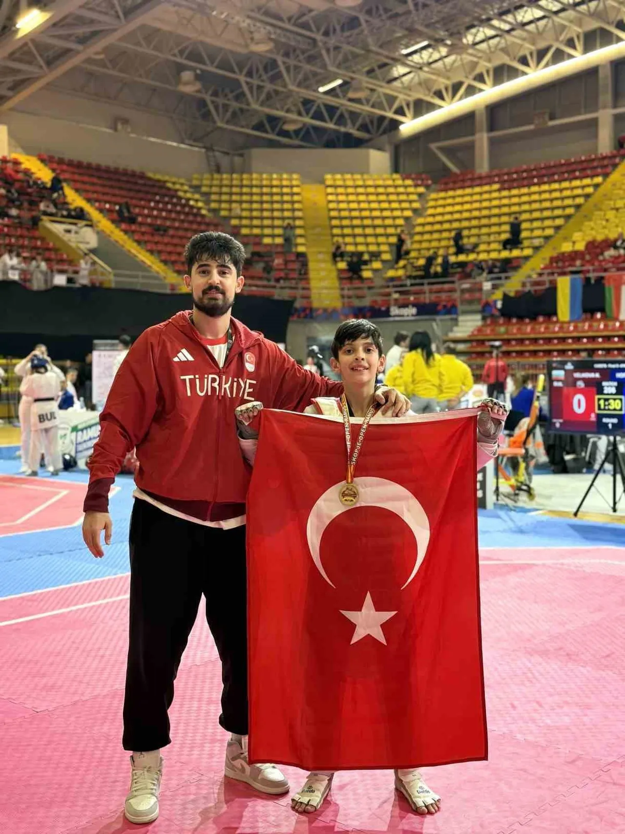 TEKVANDODA AVRUPA ÜÇÜNCÜSÜ TÜRKİYE’DE İSE BİRİNCİLİĞİ BULUNAN ANTRENÖR DOĞAN DEMİR, SAMSUN’DA...