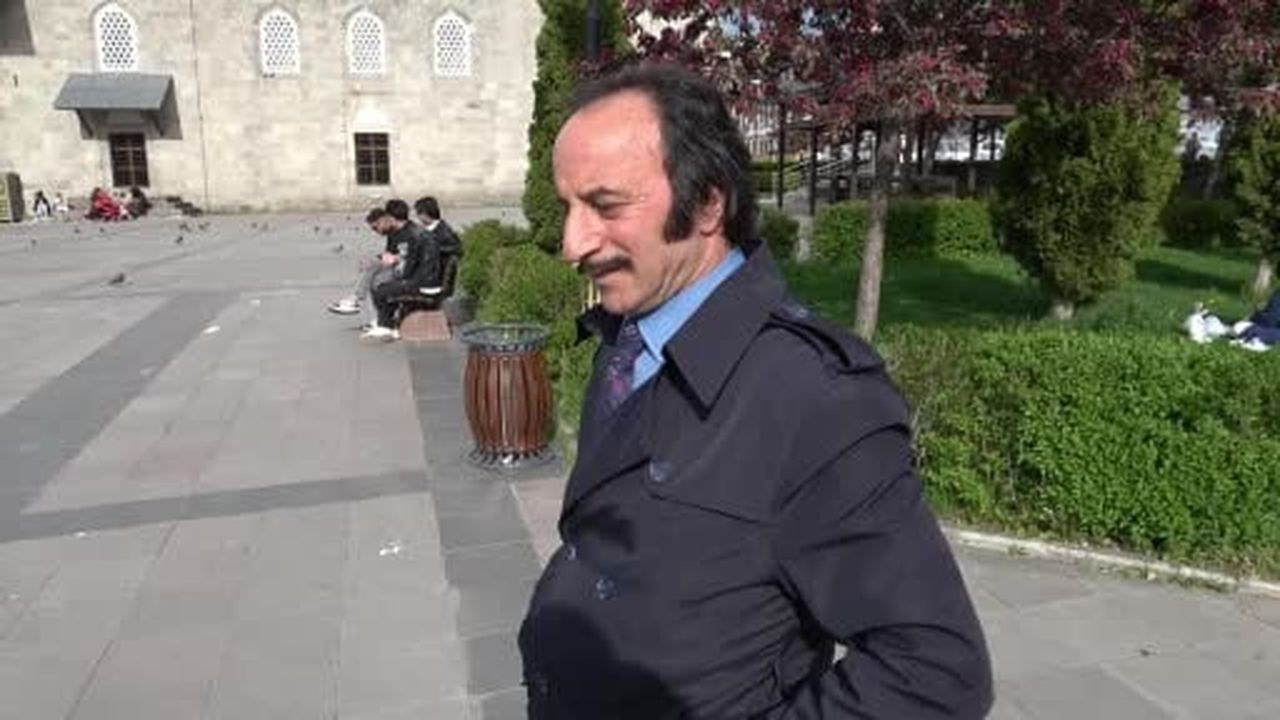 Televizyonda gördü, hayatı değişti! Erzurumlu Hikmet Gündüz'ün yarım asırlık Orhan Gencebay...