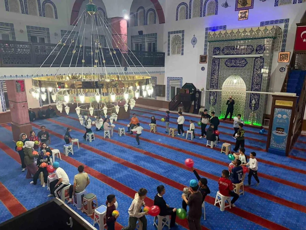 TEPEBAŞI İLÇE MÜFTÜLÜĞÜ ULUÖNDER FATİH CAMİİ’NDE "AİLECEK CAMİDEYİZ" PROGRAMI...