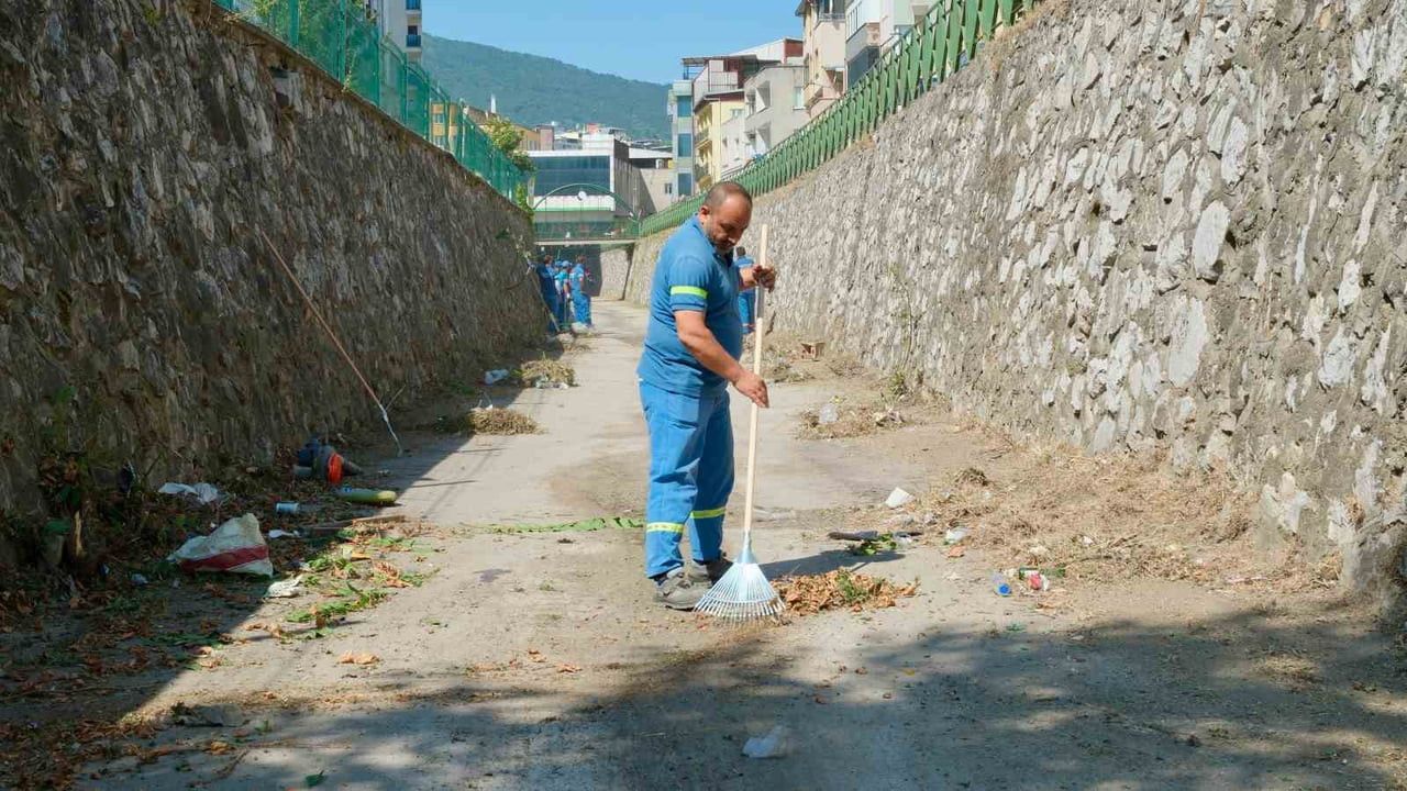 TERTEMİZ BİR YILDIRIM İÇİN TİTİZ BİR ÇALIŞMA YÜRÜTEN YILDIRIM BELEDİYESİ, İLÇENİN DÖRT BİR...