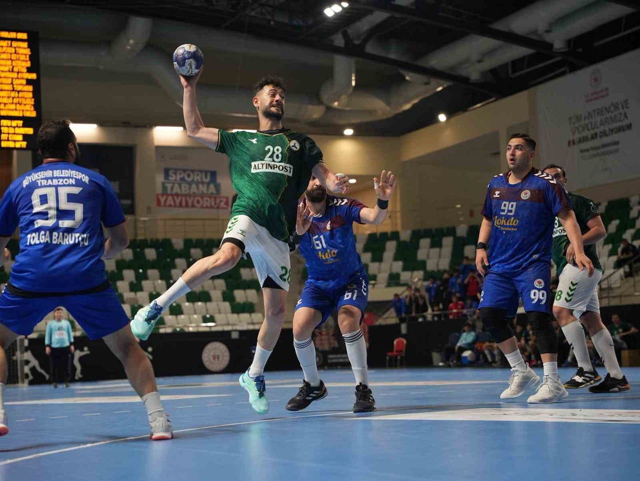 THF ERKEKLER HENTBOL SÜPER LİGİNDE GİRESUNSPOR, KONUK ETTİĞİ TRABZON BÜYÜKŞEHİR BELEDİYESİ İLE...