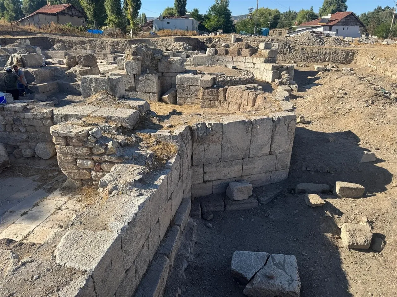 Tokat kent merkezine 69 kilometre uzaklıktaki Sulusaray'da bulunan ve kuruluş tarihi kesin olarak...