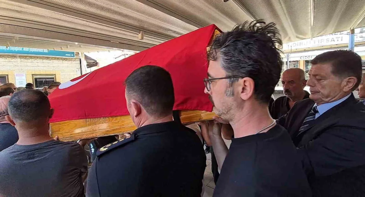 TOKAT'TA MEYDANA GELEN TRAFİK KAZASINDA KENDİSİ GİBİ EMEKLİ POLİS MEMURU OLAN EŞİNİ KAYBEDEN VE...