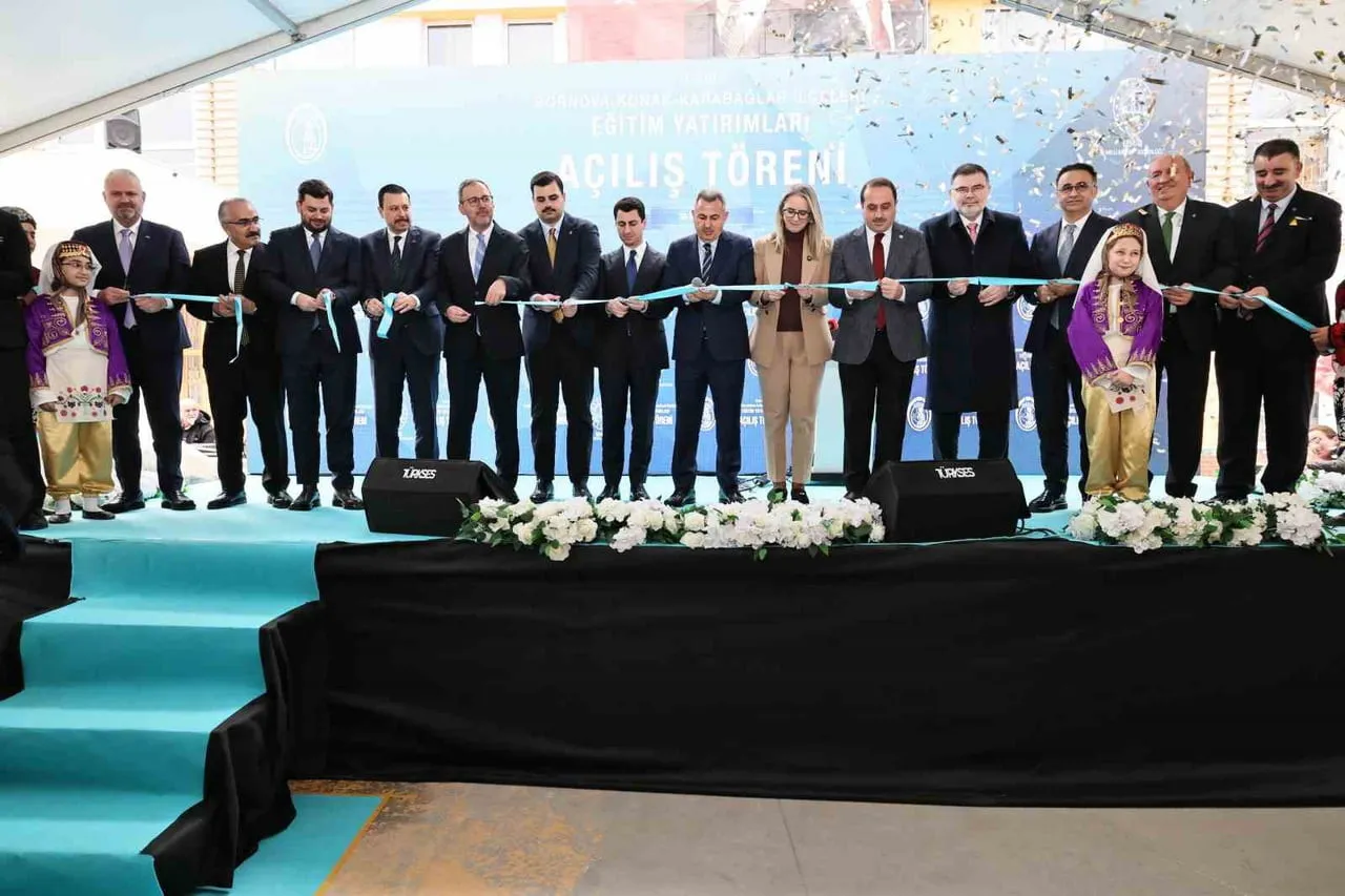 TOPLU AÇILIŞ TÖRENİ   BORNOVA TEVFİK İLERİ ORTAOKULUNDA YAPILDI