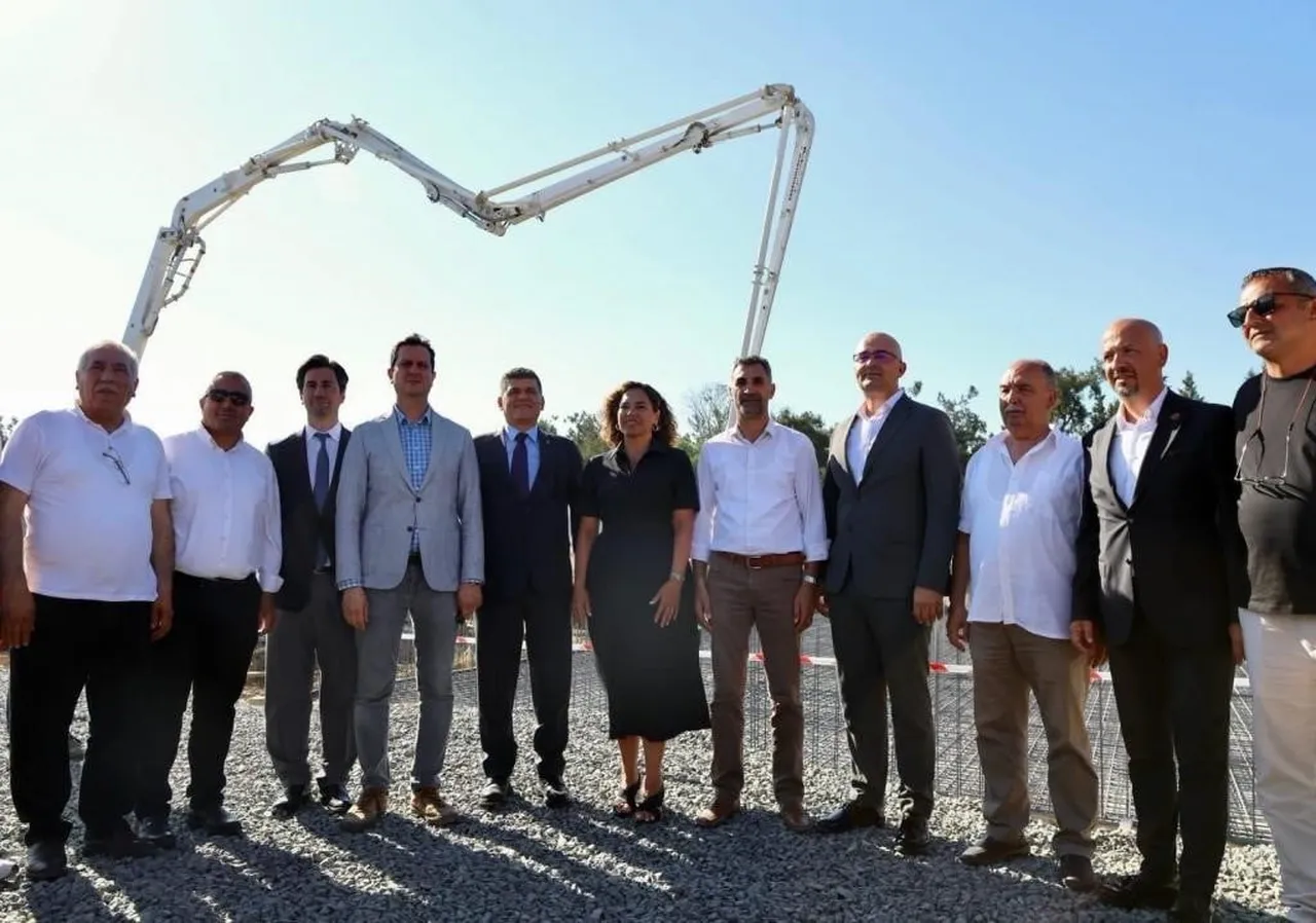 TÖRENE KURUM VE KURULUŞ TEMSİLCİLERİ, MECLİS ÜYELERİ, SİVİL TOPLUM KURULUŞLARI, SİYASİ PARTİ...