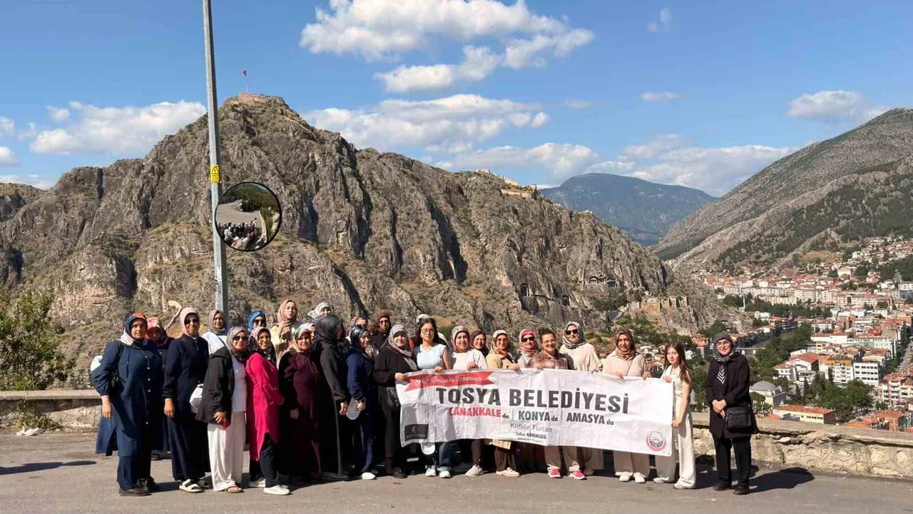 TOSYA BELEDİYESİ TARAFINDAN DÜZENLENEN TUR KAPSAMINDA, 100 KİŞİLİK KAFİLE AMASYA'NIN TARİHİ...