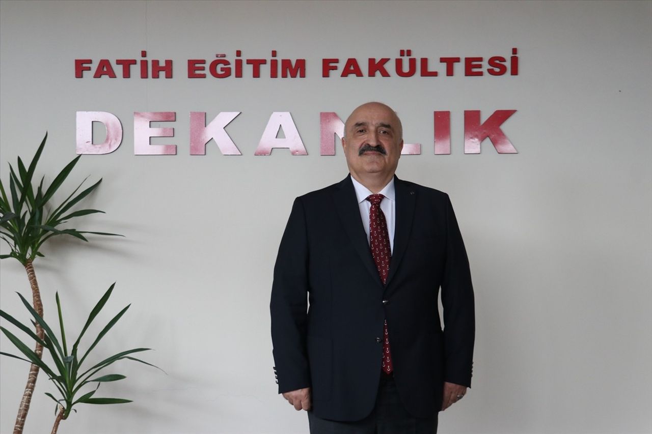 Trabzon Üniversitesi (TRÜ) Fatih Eğitim Fakültesi Dekanı Prof. Dr. İsmail Hakkı Demircioğlu...